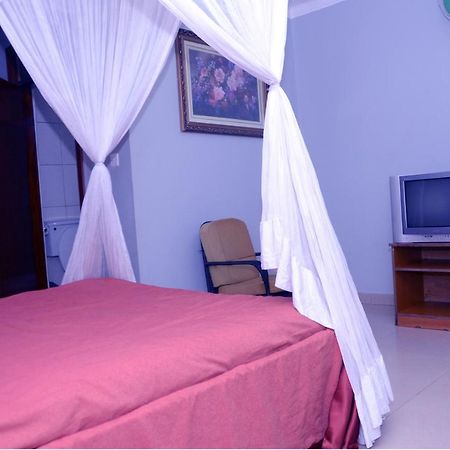 Jaguar Hotel Kampala Ngoại thất bức ảnh